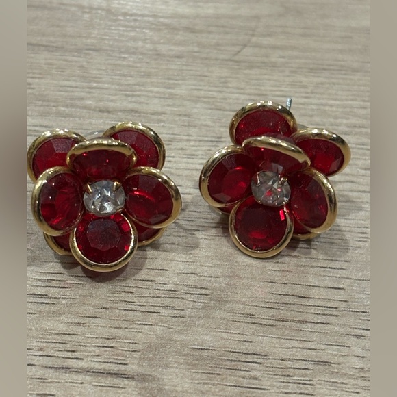 Jewelry - VINTAGE GOLD TONE RUBY RED FLOWER EARRINGS